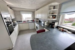 14' Kitchen/Breakfast Room- click for photo gallery